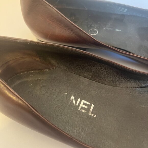Chanel Leather Dark Brown Cap Toe Metal CC Flats Chocolate Shoes EU 37 / US 7 - Picture 4 of 11